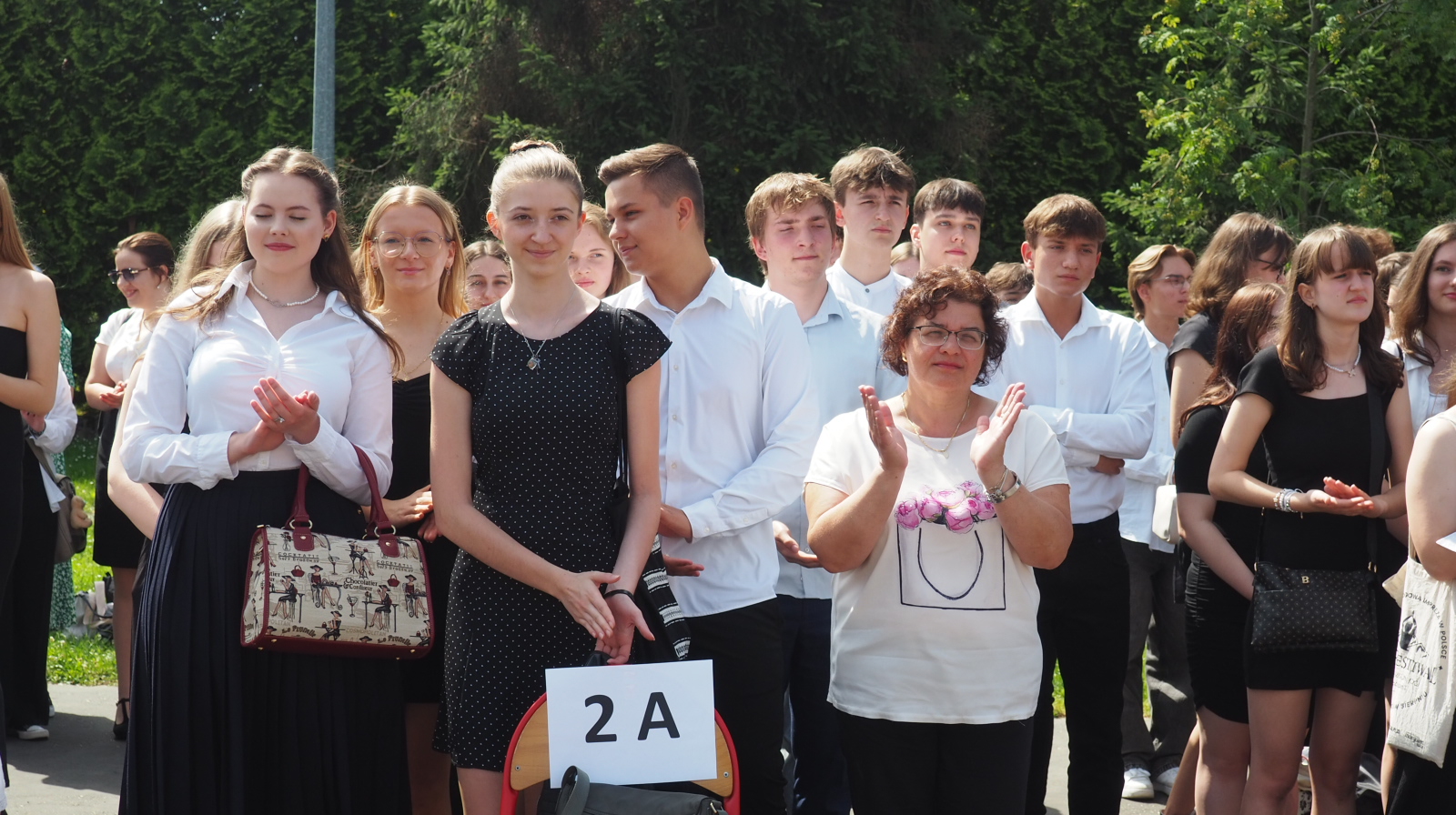 Zdjęcie Zakończenie roku 2024 (10)dc3373ca-3ebf-465e-bad9-dff38120ccb0.JPG w galerii Uroczystość zakończenia roku szkolnego 2023/2024
